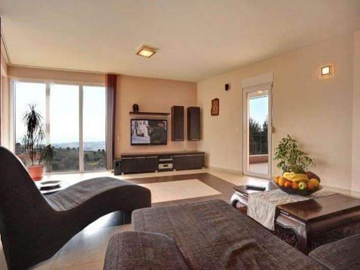 Image No.6-4 Bed Property for sale