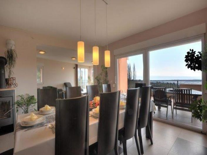 Image No.9-4 Bed Property for sale