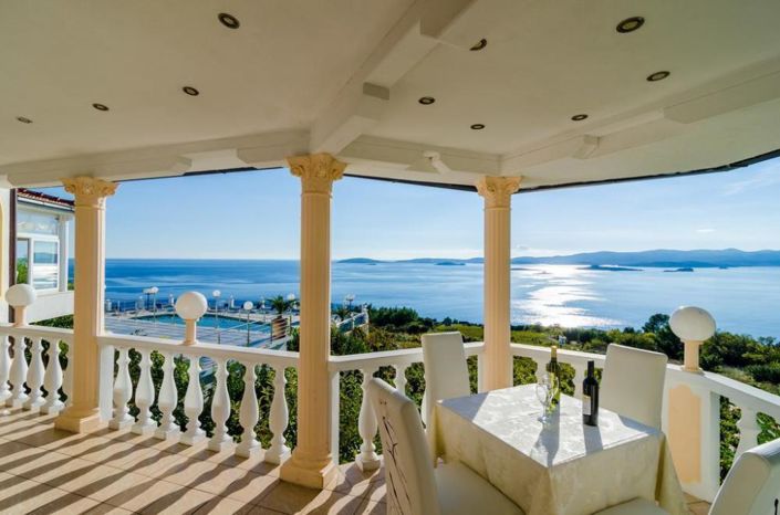 Image No.2-Propriété de 25 chambres à vendre à Peljesac