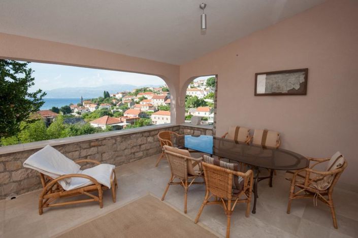 Image No.1-3 Bed Property for sale