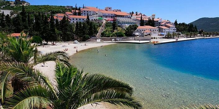 Image No.11-6 Bed Property for sale