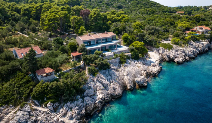 Image No.1-8 Bed Property for sale