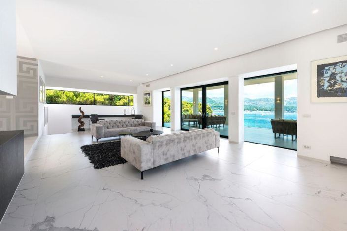 Image No.16-4 Bed Property for sale