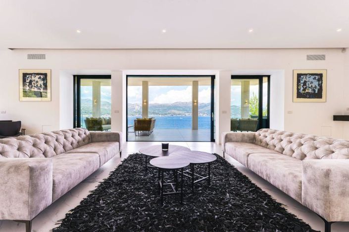 Image No.19-4 Bed Property for sale