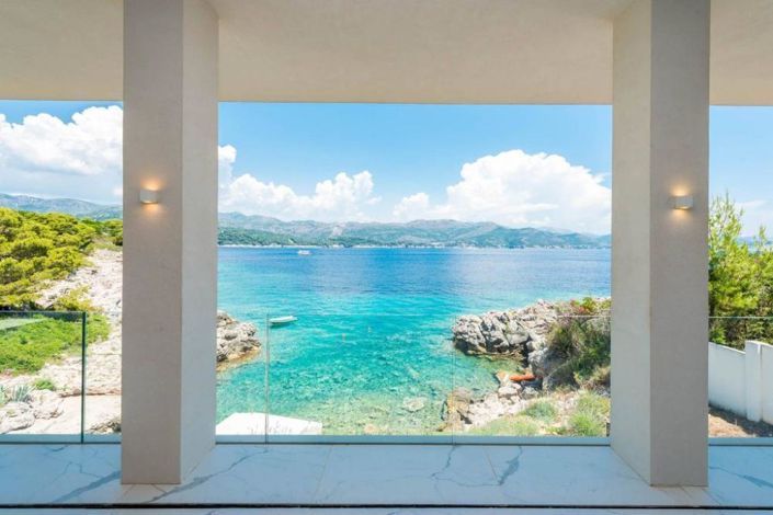 Image No.2-4 Bed Property for sale