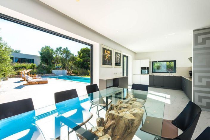 Image No.21-4 Bed Property for sale