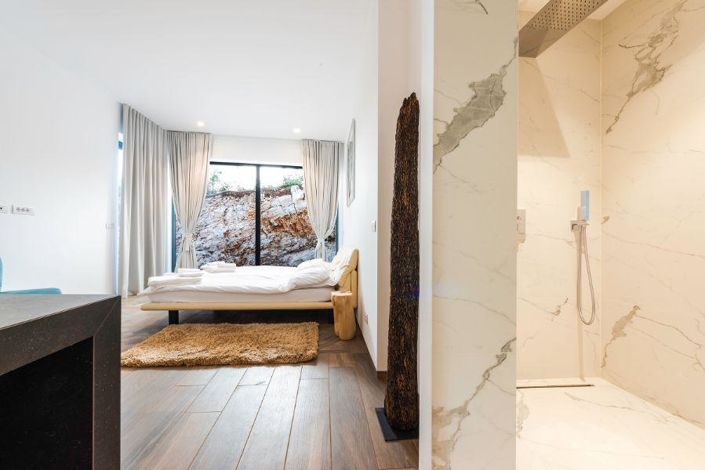 Image No.22-4 Bed Property for sale