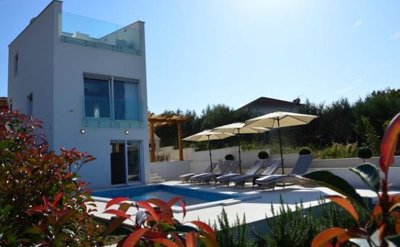 1 - Ciovo, Property