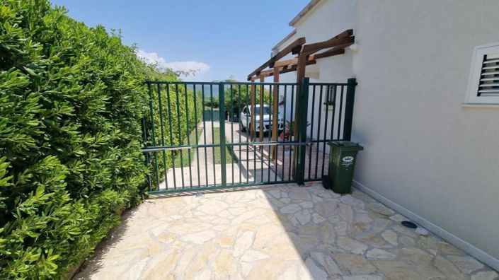 Image No.13-4 Bed Property for sale