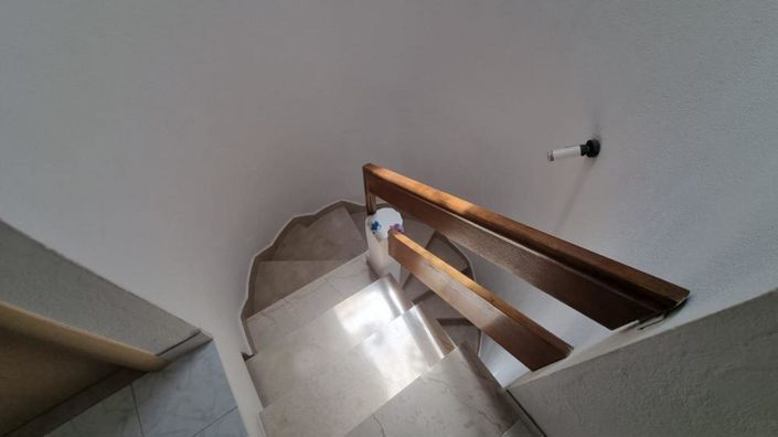 Image No.23-4 Bed Property for sale