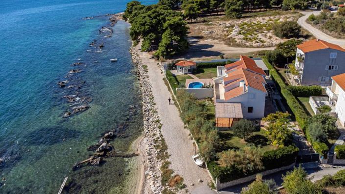 Image No.8-4 Bed Property for sale