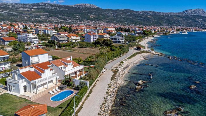 Image No.9-4 Bed Property for sale