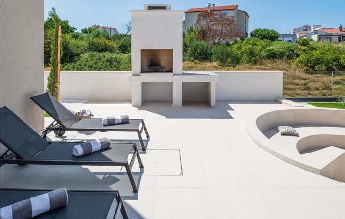 Image No.15-4 Bed Property for sale