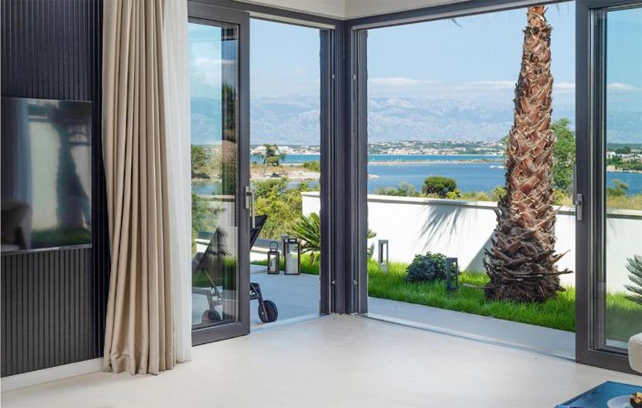 Image No.19-4 Bed Property for sale