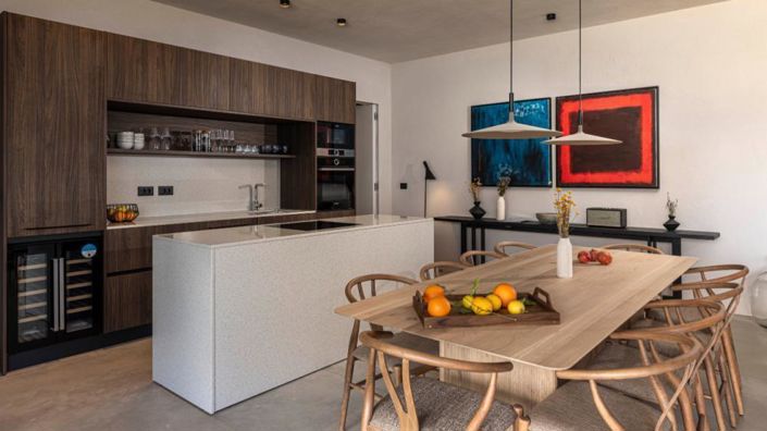 Image No.13-4 Bed Property for sale