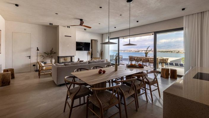 Image No.16-4 Bed Property for sale