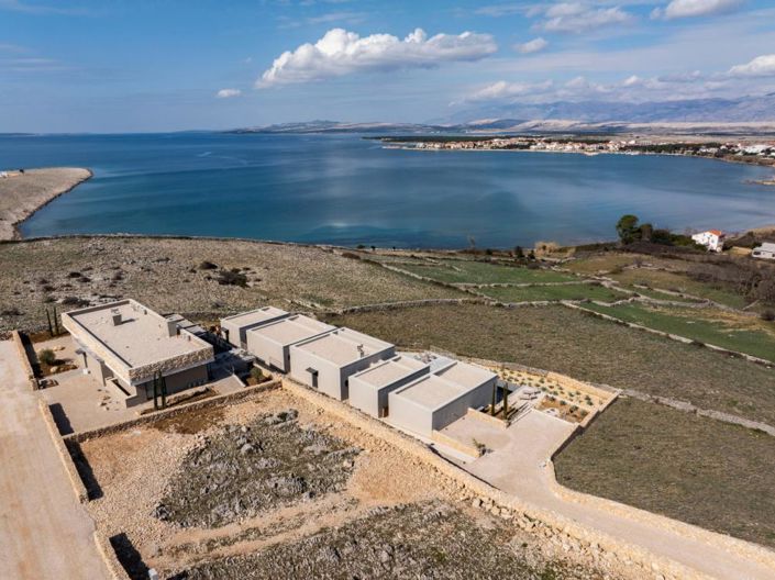 Image No.17-4 Bed Property for sale