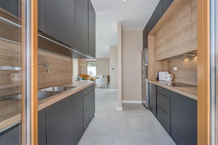 Image No.22-4 Bed Property for sale