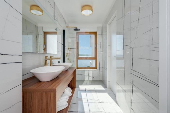 Image No.24-4 Bed Property for sale