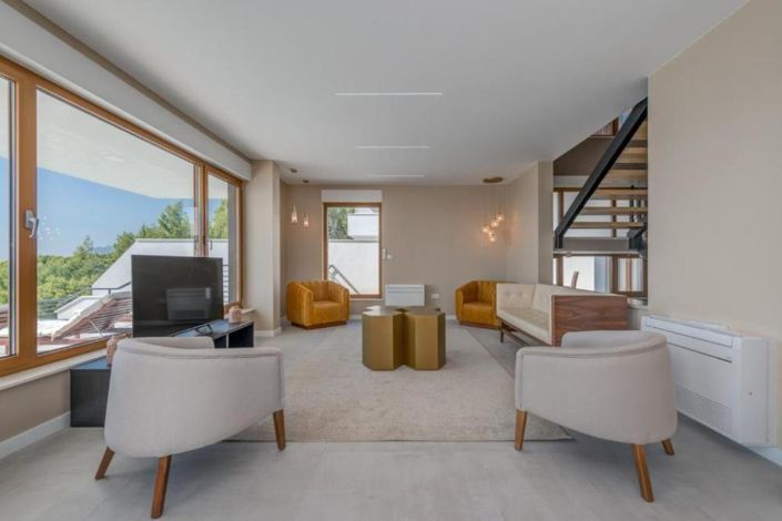 Image No.14-4 Bed Property for sale