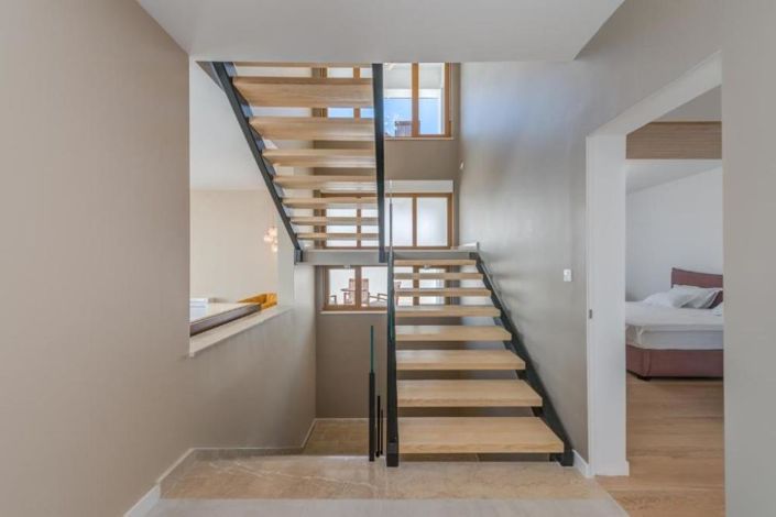 Image No.15-4 Bed Property for sale