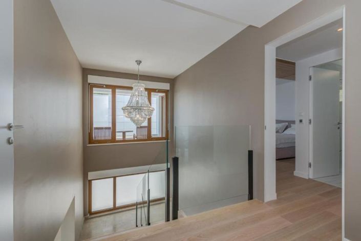 Image No.18-4 Bed Property for sale