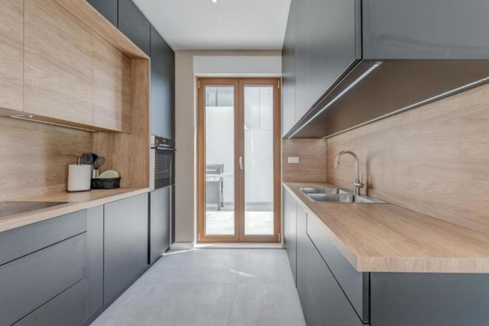 Image No.20-4 Bed Property for sale