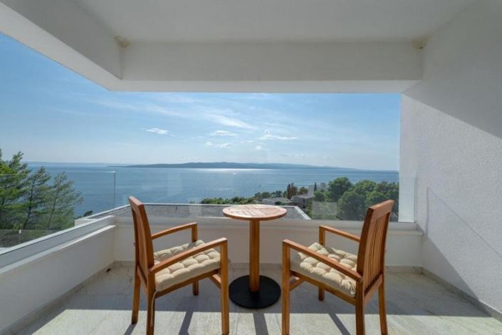 Image No.7-4 Bed Property for sale