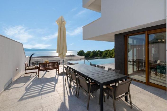 Image No.8-4 Bed Property for sale