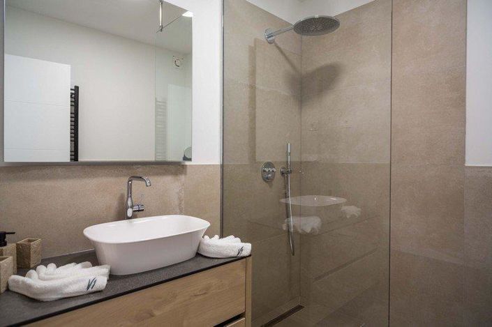 Image No.8-3 Bed Property for sale