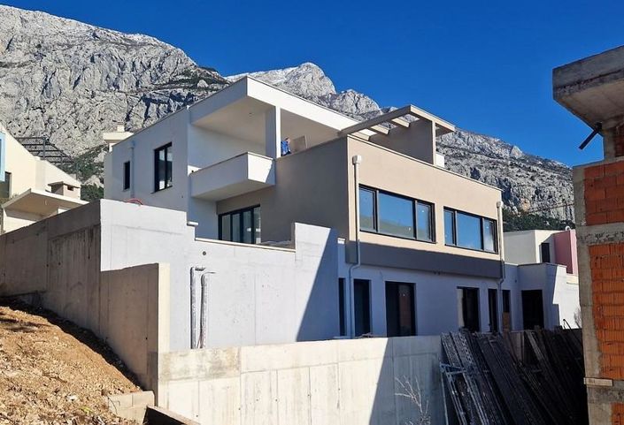 Image No.15-3 Bed Property for sale