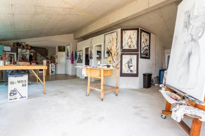 Image No.16-5 Bed Property for sale