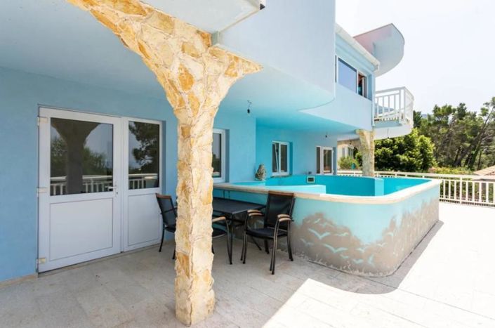 Image No.19-5 Bed Property for sale