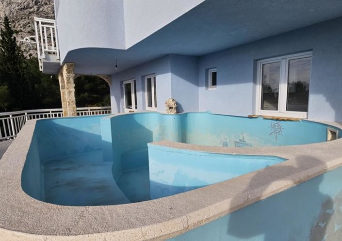 Image No.6-5 Bed Property for sale