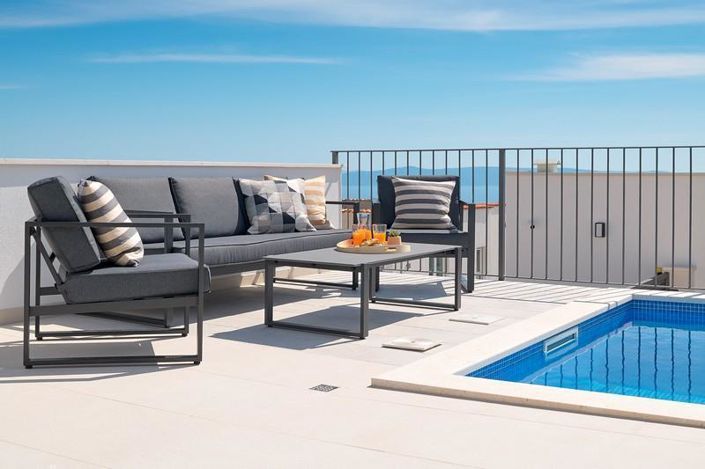 Image No.16-3 Bed Property for sale