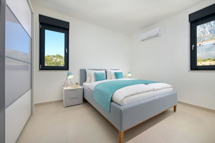 Image No.7-3 Bed Property for sale