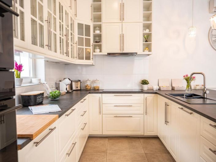 Image No.17-3 Bed Property for sale