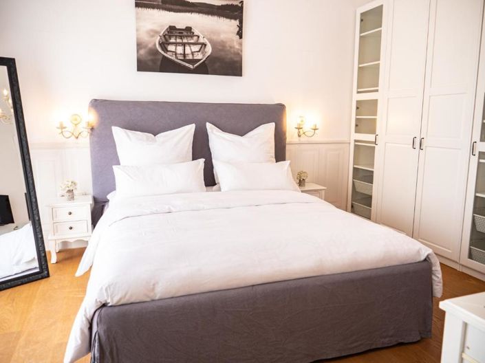 Image No.24-3 Bed Property for sale