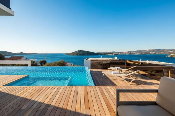 Image No.1-4 Bed Property for sale