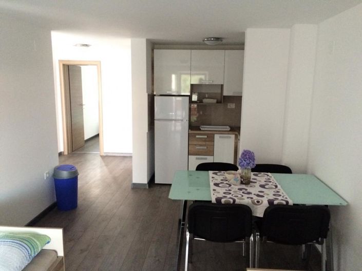 Image No.12-3 Bed Property for sale