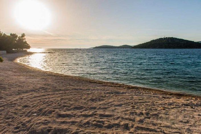 Image No.2-6 Bed Property for sale