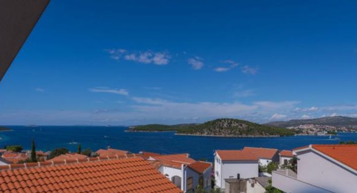 Image No.4-6 Bed Property for sale