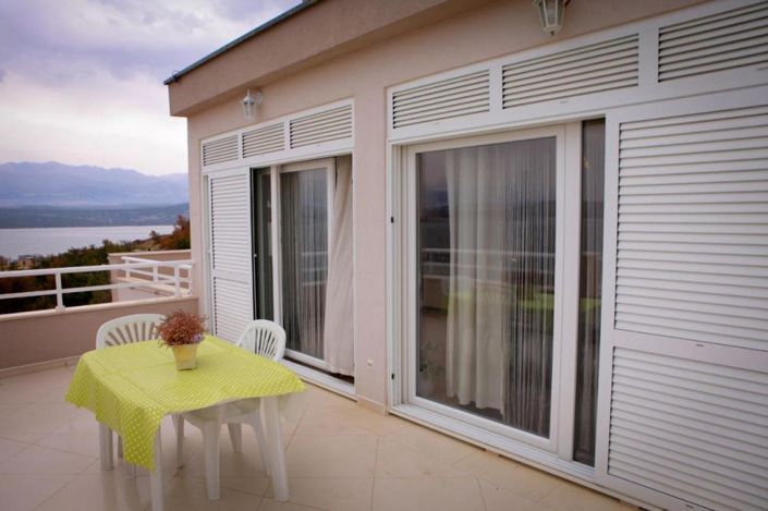 Image No.15-7 Bed Property for sale