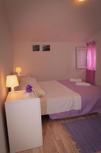 Image No.16-7 Bed Property for sale