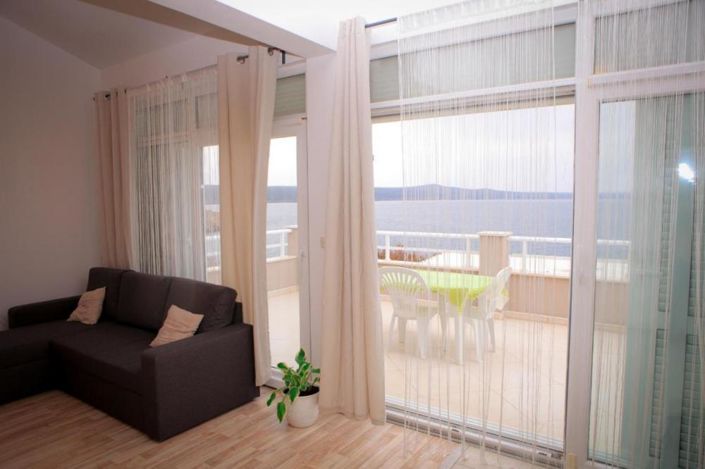 Image No.21-7 Bed Property for sale