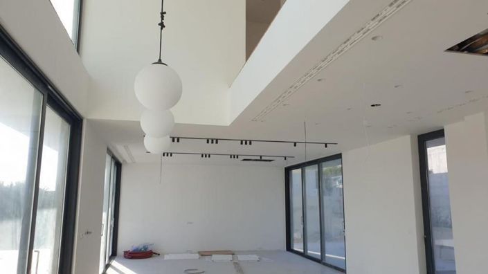 Image No.10-4 Bed Property for sale