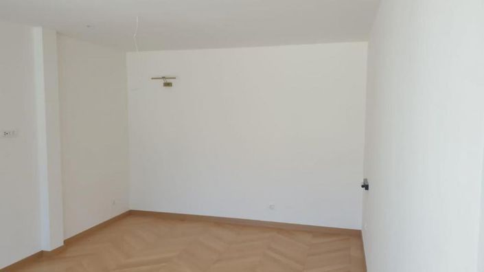 Image No.14-4 Bed Property for sale