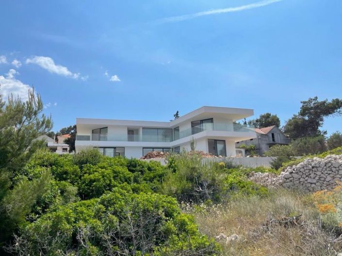 Image No.4-4 Bed Property for sale