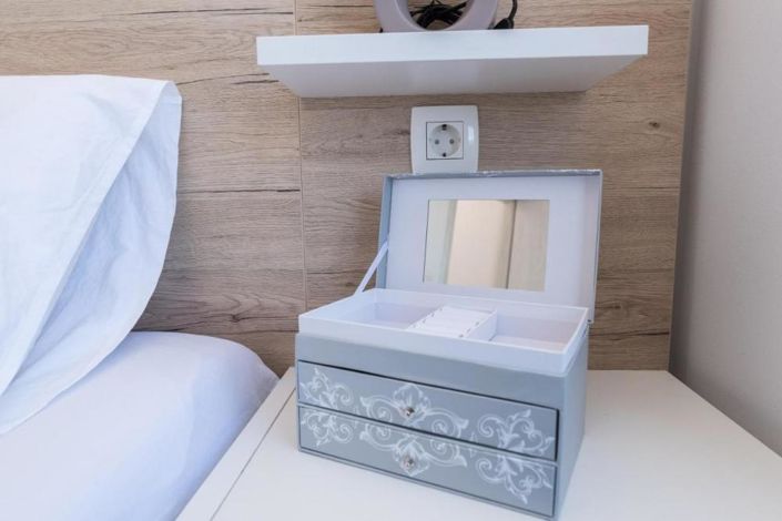 Image No.10-12 Bed Property for sale