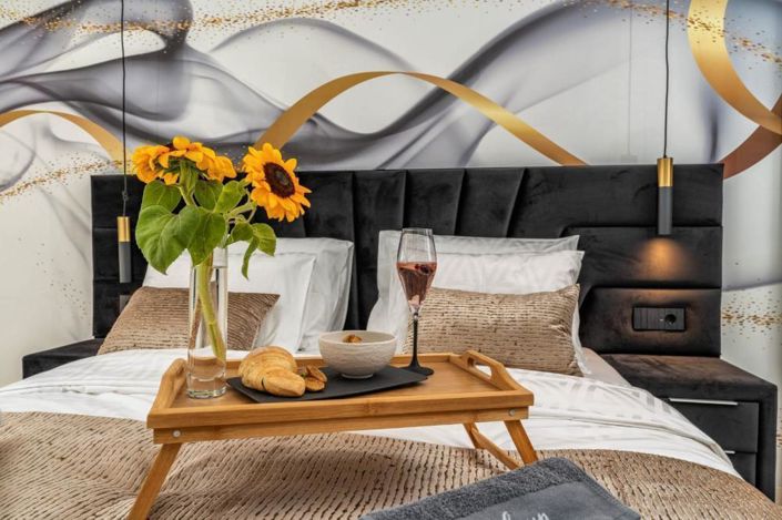 Image No.12-4 Bed Property for sale